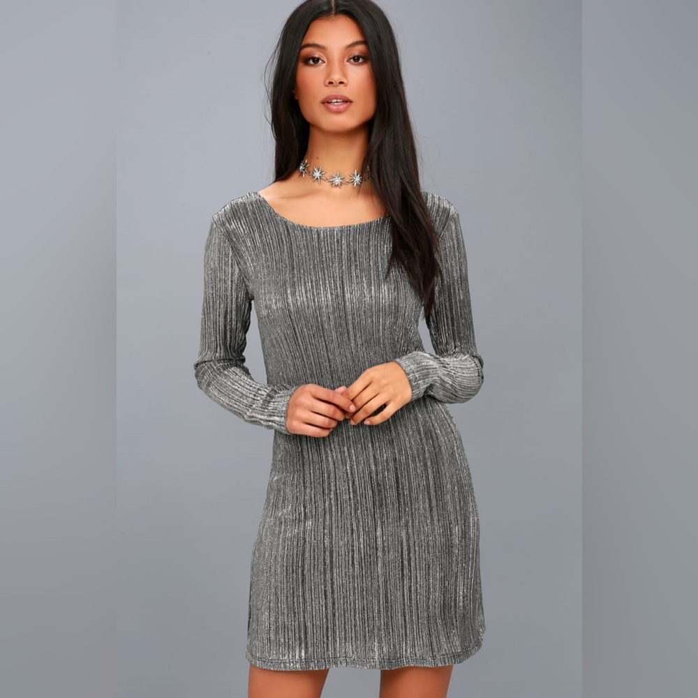 Shine Bright Black and Silver Long Sleeve Bodycon Dress
Amuse Society Small - Picture 3 of 14